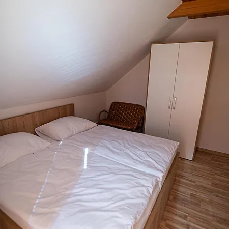 Mara Liptov * Otilia