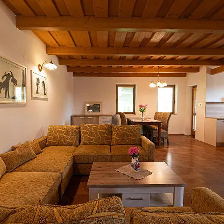 Mara Liptov * Otilia